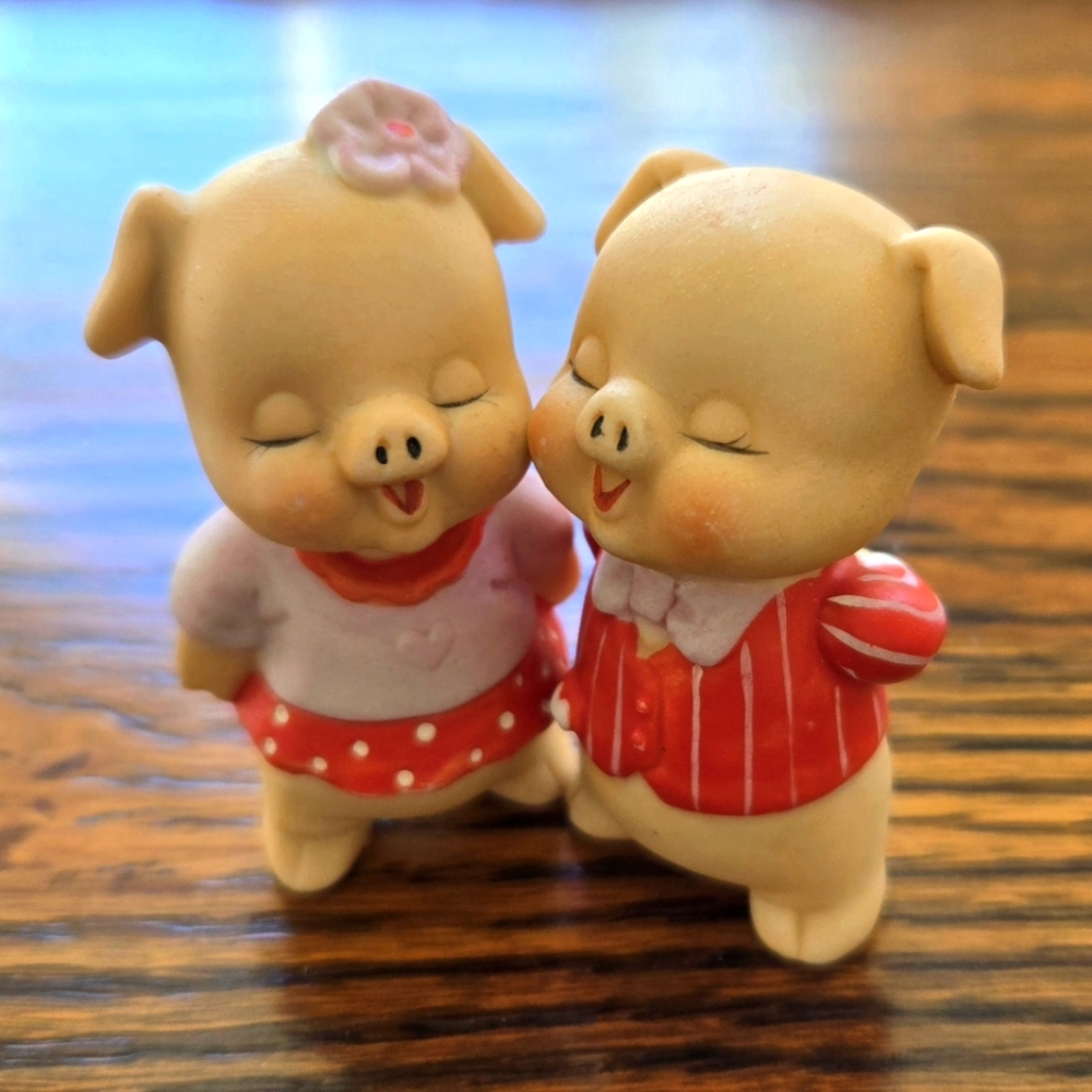 Vintage Pigs Little Porcelain Love Pigs